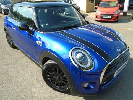MINI HATCH